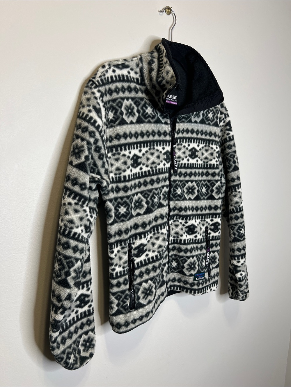 Vintage L.L. Bean Polartec Windbloc Series Black and Gray Fleece Full Zip Jacket - Picture 4 of 10